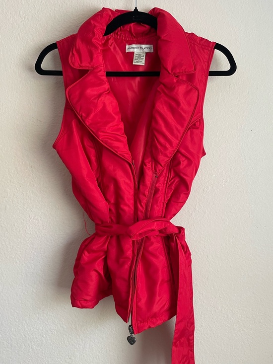 Bamboo Traders Jackets & Blazers - Bamboo Traders Red Sleeveless Puffer Vest with Belt - size medium
